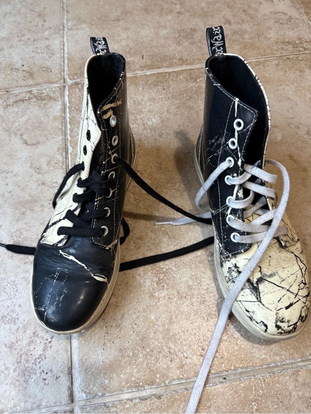 Women’s High-Top Marble Lace-Up Boots - Black & Cream